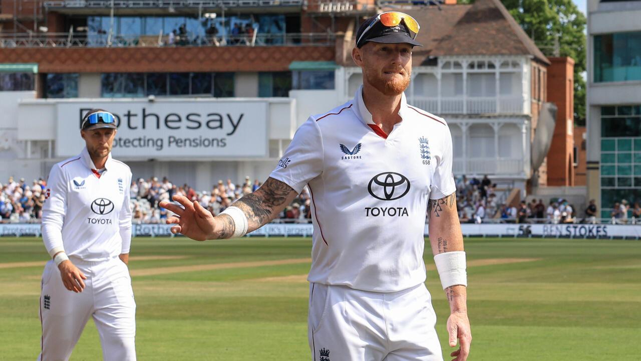 Strauss 'dumbfounded' by timing of Stokes's England exit