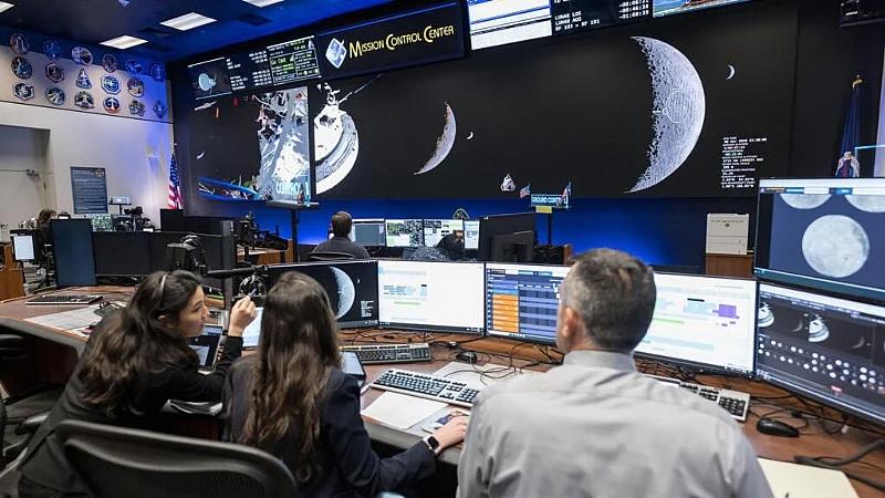 NASA robot rescue mission sets sights on a space telescope plummeting to Earth