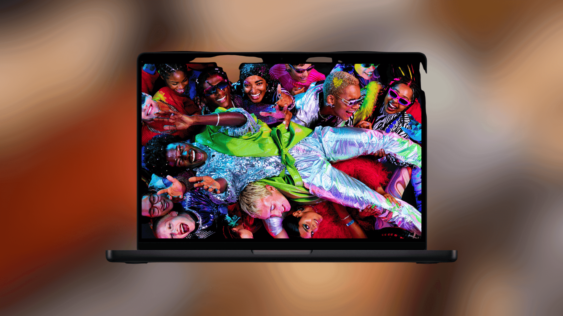 Apple Plans to Launch a MacBook Ultra and M6 MacBook Pro This Fall