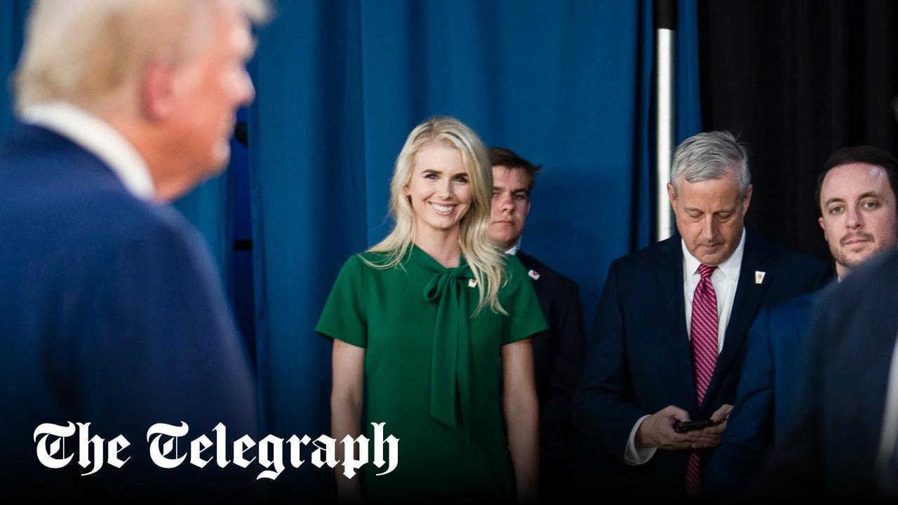 Trump aide accused of unhealthily close relationship with Trump